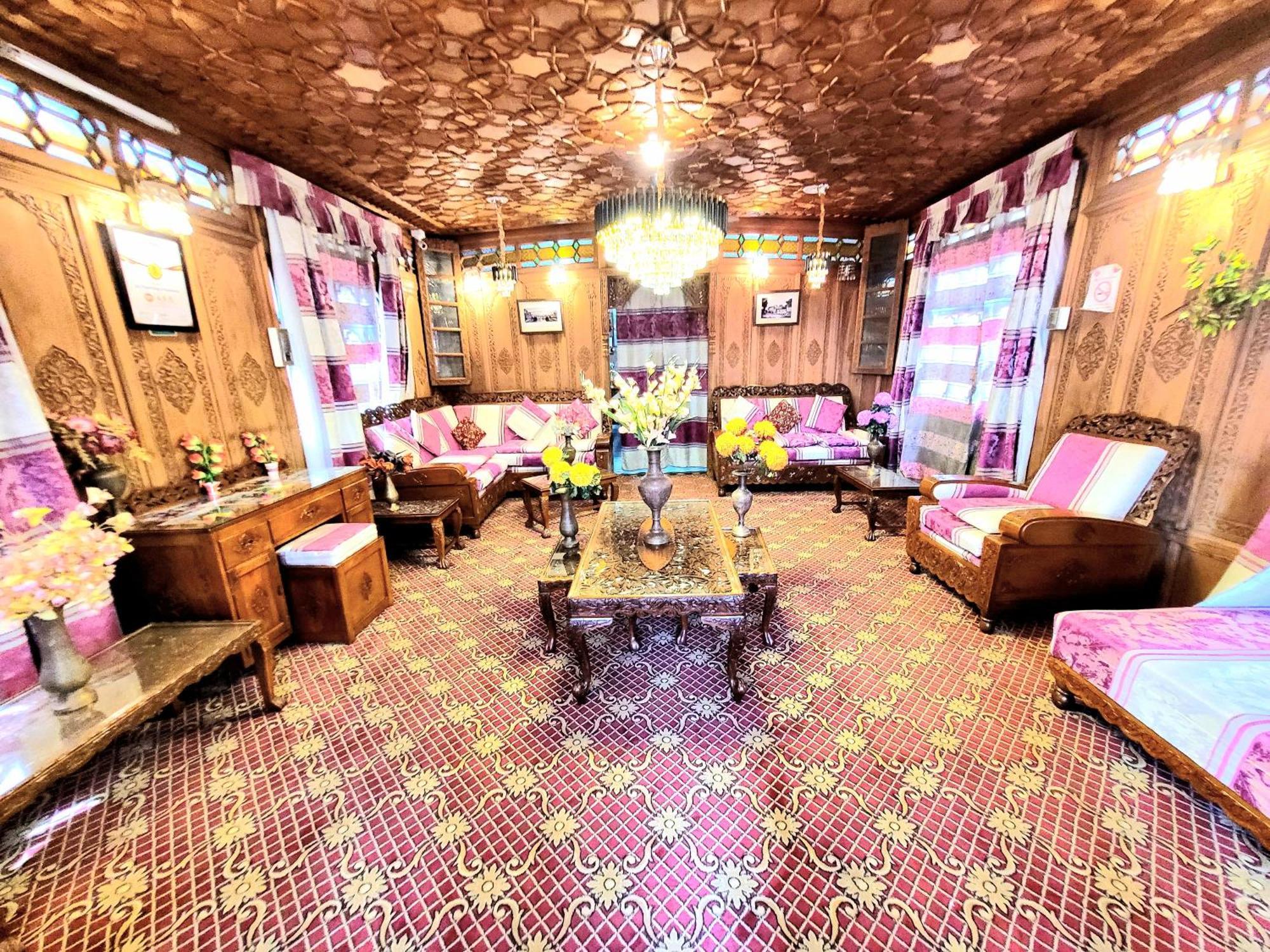 Aziz Palace Group Of Houseboats Srinagar  Exterior photo