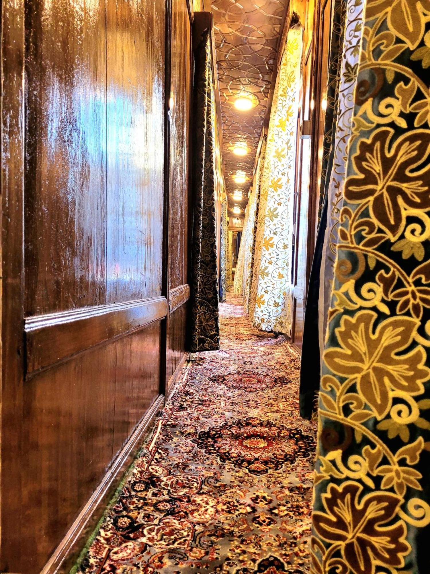 Aziz Palace Group Of Houseboats Srinagar  Exterior photo