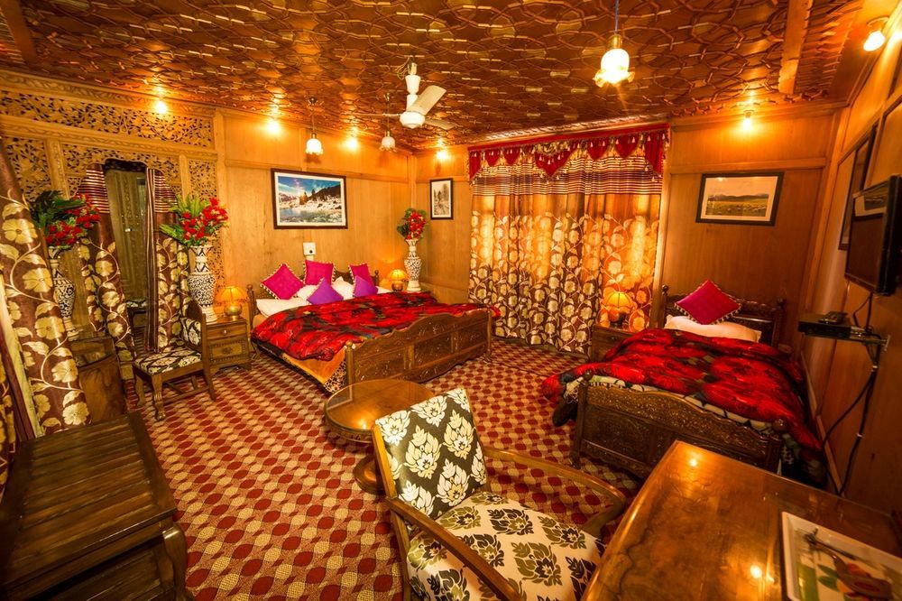 Aziz Palace Group Of Houseboats Srinagar  Exterior photo