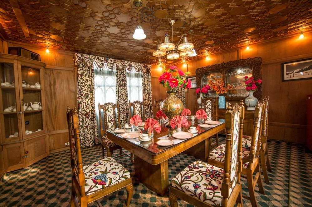 Aziz Palace Group Of Houseboats Srinagar  Exterior photo